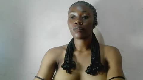 Snapshot of tallnsexydee chatting on July 27, 10:00 am tallnsexydee online show from July 27, 10:00 am