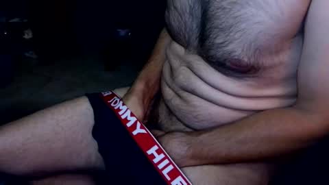 Snapshot of talltannhandsome chatting on June 4, 12:44 pm talltannhandsome online show from June 4, 12:44 pm