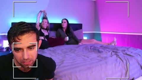 Snapshot of talltitsandtats chatting on December 14, 5:40 am talltitsandtats online show from December 14, 5:40 am