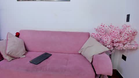 Hi im sara online show from May 29, 1:09 pm