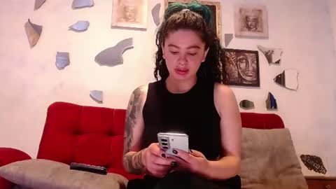 Snapshot of tamara_reyna chatting on June 14, 7:38 pm Tammy Modelo independiente YEAH online show from June 14, 7:38 pm