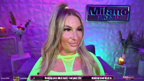 Snapshot of tamaramilano chatting on July 7, 8:18 am TamaraMilano online show from July 7, 8:18 am