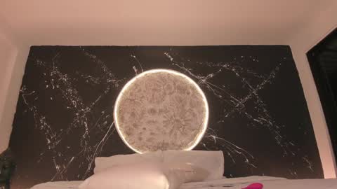 Snapshot of tamarathompsonn chatting on December 3, 7:10 am Tamara. online show from December 3, 7:10 am