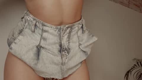 Snapshot of tamarathompsonn chatting on October 15, 5:07 am Tamara. online show from October 15, 5:07 am