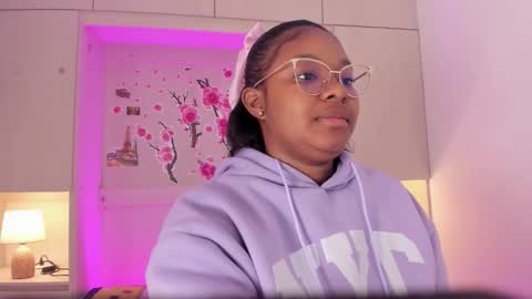 Tami online show from November 28, 8:22 pm