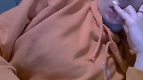 Snapshot of tamesbury chatting on February 25, 1:37 am tamesbury online show from February 25, 1:37 am