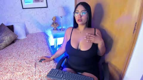 Snapshot of tammara_brm chatting on May 13, 11:51 am Tammara online show from May 13, 11:51 am