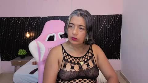 Snapshot of tammylynn45 chatting on April 18, 6:23 pm Tammy Lynn online show from April 18, 6:23 pm