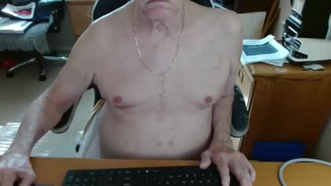 Snapshot of tampaman345 chatting on May 10, 1:49 pm tampaman345 online show from May 10, 1:49 pm