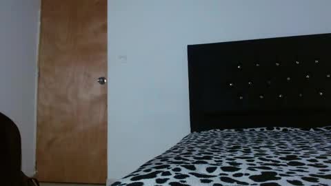 Snapshot of tamy_sexygirl chatting on February 25, 4:57 am tamy online show from February 25, 4:57 am