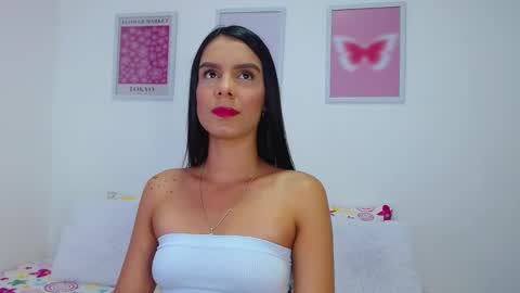 Snapshot of tamy_sweet01 chatting on January 6, 10:58 pm tamy sweet01 online show from January 6, 10:58 pm