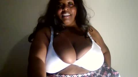 Tamya Jay online show from December 13, 3:32 pm