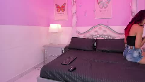 Tania Pierce online show from May 25, 12:33 pm