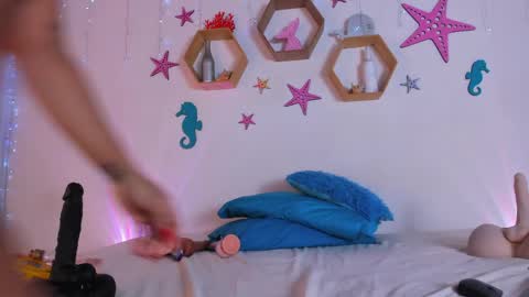 3 Tanisha 3 online show from April 13, 11:59 am