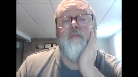 Snapshot of tank106 chatting on March 22, 4:54 pm tank106 online show from March 22, 4:54 pm