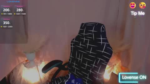 Snapshot of tannedskinmatty chatting on December 9, 4:12 am Matty online show from December 9, 4:12 am