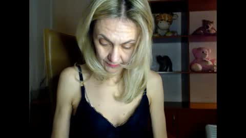 Snapshot of tanya6547 chatting on December 25, 1:51 pm tanya online show from December 25, 1:51 pm