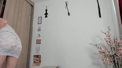 Snapshot of tanya_worldbondage chatting on December 6, 8:07 pm tanya online show from December 6, 8:07 pm