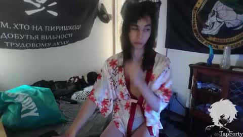 tap_forty online show from May 27, 4:59 pm