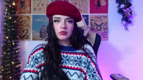 Snapshot of tara_hs chatting on December 9, 3:11 pm online show from December 9, 3:11 pm