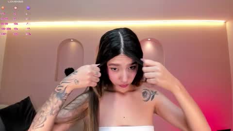 Tara Lawrence online show from November 2, 11:07 pm