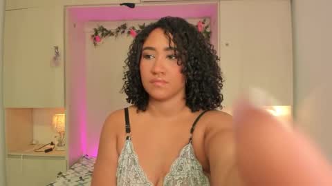  T A R A  online show from March 19, 4:38 am