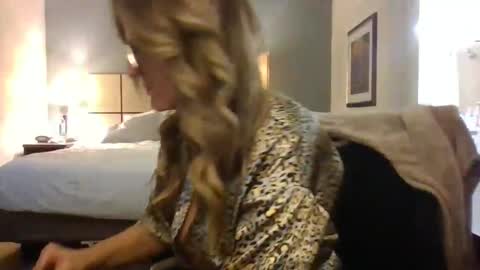 Snapshot of tasteofash chatting on May 2, 10:15 pm A Taste of Ash online show from May 2, 10:15 pm
