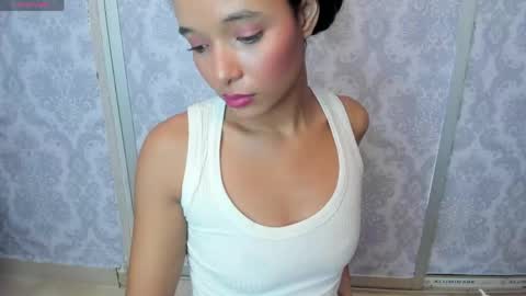 Snapshot of tasty_desires chatting on June 3, 2:33 pm TATIS online show from June 3, 2:33 pm