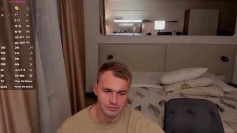 Snapshot of tasty_justin chatting on December 6, 2:35 am My shows 2100500 UTC3 online show from December 6, 2:35 am