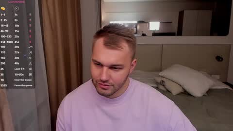 Snapshot of tasty_justin chatting on December 25, 3:08 am My shows 2100500 UTC3 online show from December 25, 3:08 am