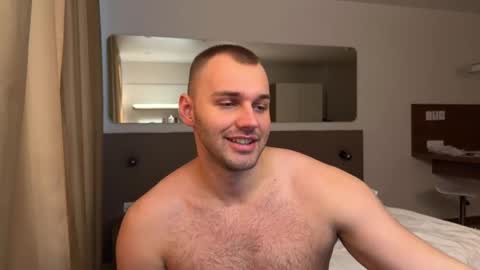 Snapshot of tasty_justin chatting on September 27, 5:45 am My shows 2100500 UTC3 online show from September 27, 5:45 am