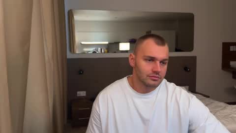 Snapshot of tasty_justin chatting on September 29, 5:56 am My shows 2100500 UTC3 online show from September 29, 5:56 am