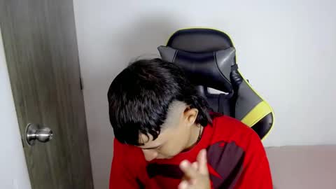 Snapshot of tatannn_ chatting on November 6, 8:10 pm T A T A N online show from November 6, 8:10 pm