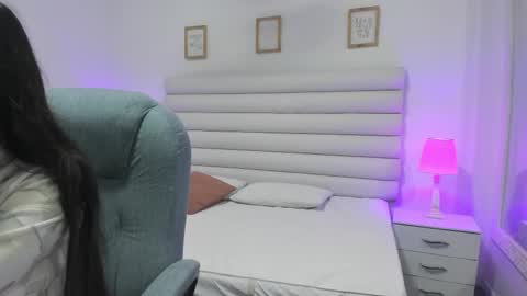 Snapshot of tatiana_arboleda chatting on February 9, 2:15 am tatiana_arboleda online show from February 9, 2:15 am