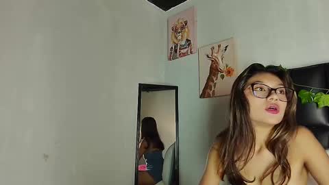 Snapshot of tatiana_mendoza chatting on March 4, 8:38 pm tatiana_mendoza online show from March 4, 8:38 pm