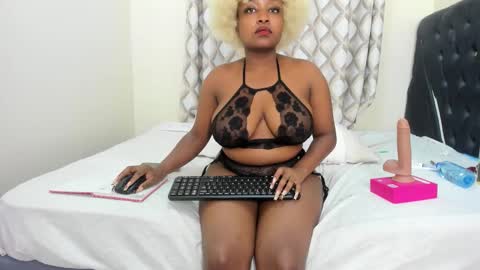 Snapshot of tatiana_storm chatting on February 15, 8:49 pm tatiana_storm online show from February 15, 8:49 pm