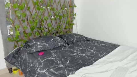 Snapshot of tatianasquirthot chatting on February 19, 7:21 pm tatianasquirthot online show from February 19, 7:21 pm