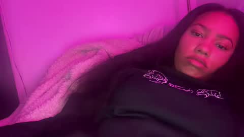 Snapshot of tatiannatease chatting on February 17, 11:20 pm Tatianna Marie online show from February 17, 11:20 pm