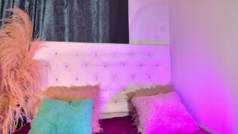 Snapshot of tatixxxvega chatting on June 3, 6:57 pm tatix online show from June 3, 6:57 pm