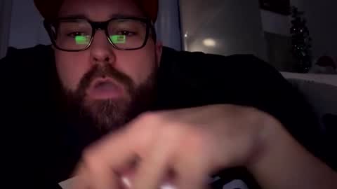 Snapshot of tattedcouple_777 chatting on December 28, 4:08 am MrMrs online show from December 28, 4:08 am