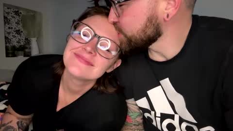 Snapshot of tattedcouple_777 chatting on January 4, 1:42 am MrMrs online show from January 4, 1:42 am