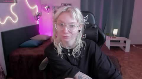 Snapshot of tattoo_artbaby chatting on April 30, 1:45 am tattoo_artbaby online show from April 30, 1:45 am