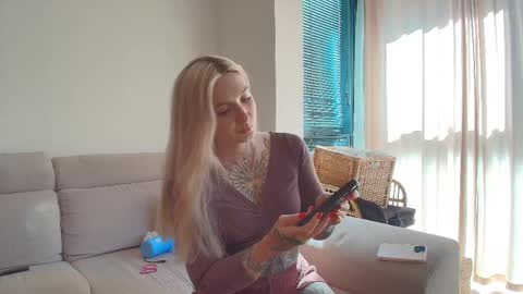Snapshot of tattoobbgirl chatting on May 5, 3:42 pm tattoobbgirl online show from May 5, 3:42 pm