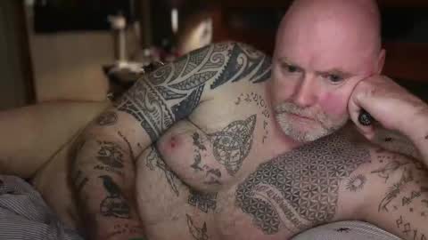 Tattooeddilf 01 online show from April 17, 11:19 pm