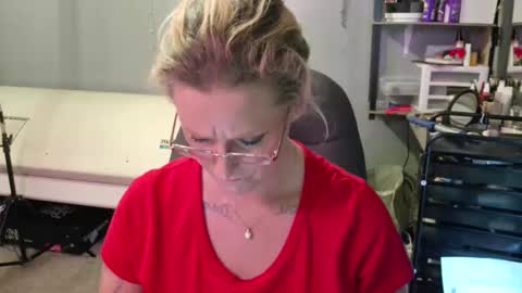 Snapshot of tattooeddirtyteacher chatting on January 29, 8:14 pm Lisa Lovely online show from January 29, 8:14 pm