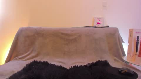 Tatoo foxx online show from February 25, 1:10 pm