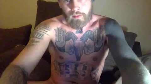 Snapshot of tattoohunkno chatting on November 18, 12:05 am tattoohunkno online show from November 18, 12:05 am