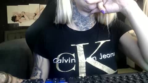 tatuada_safada online show from May 27, 4:59 pm