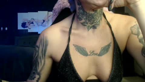 tatuada_safada online show from July 14, 10:21 am