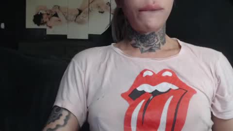 tatuada_safada online show from August 6, 10:39 am